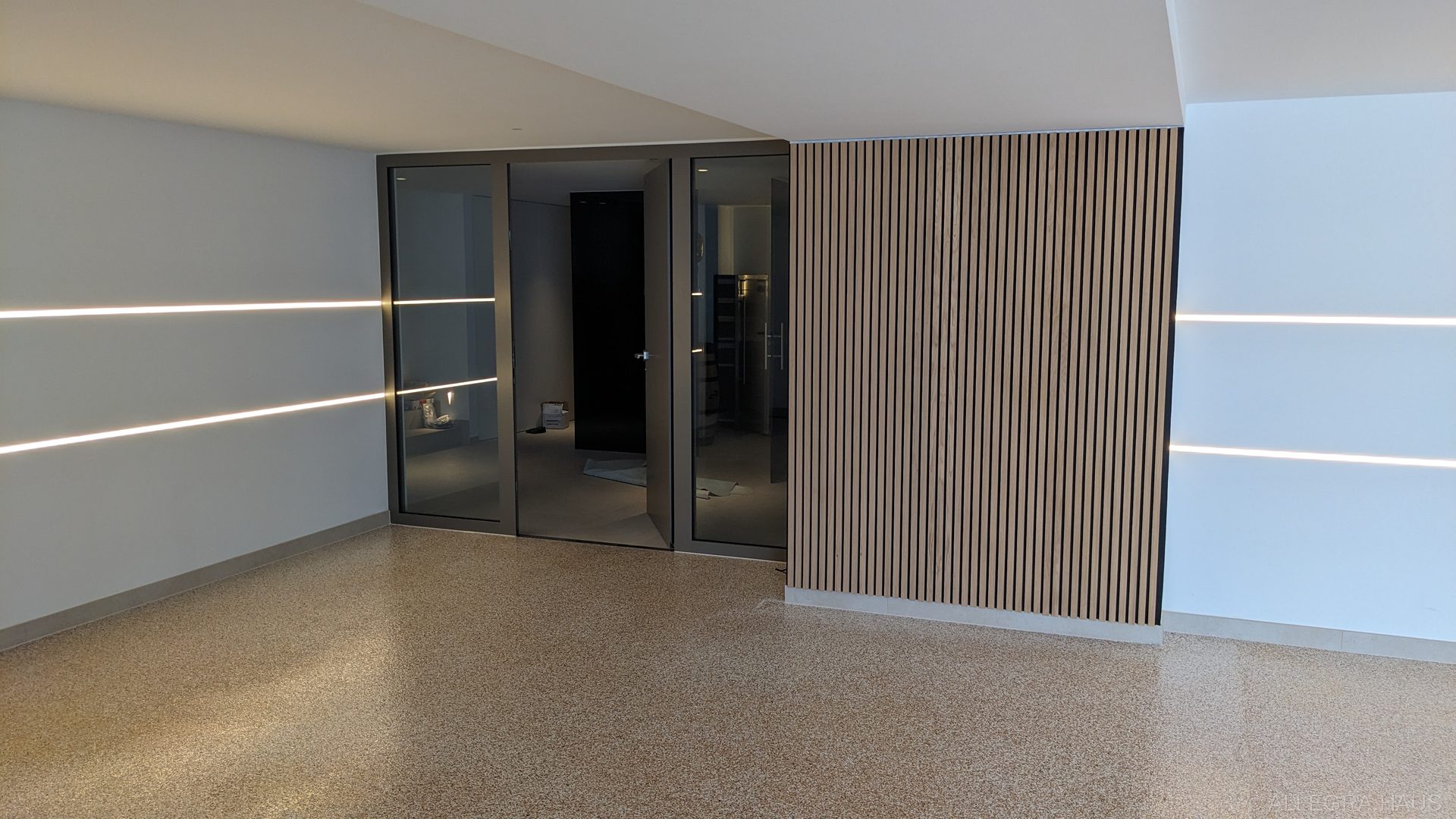 ALLEGRA Tiefgarage Einfahrt Holzlamellenwand ALLEGRA Tiefgarage Einfahrt Holzlamellenwand